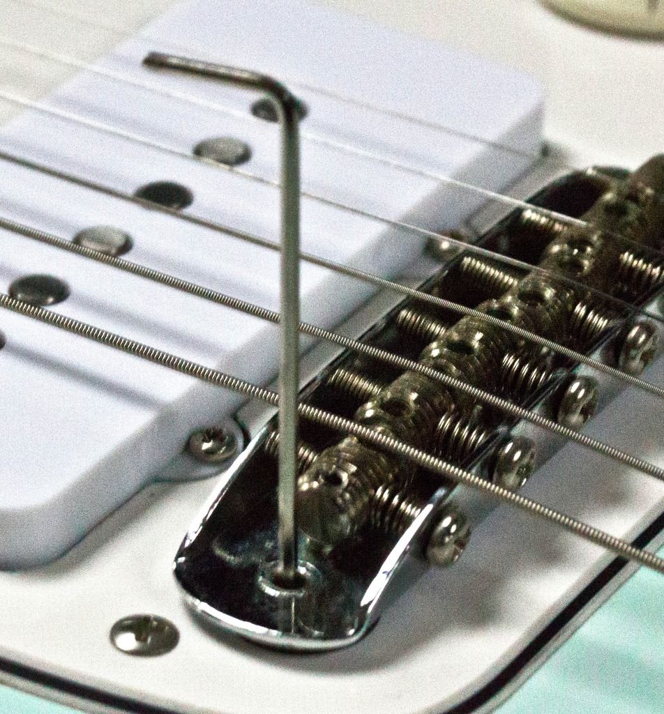 [Question] Mustang Bridge Questions r/Guitar